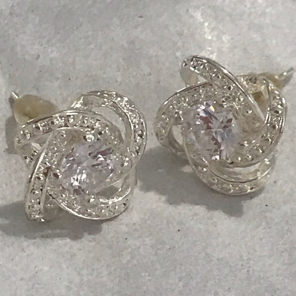 Genuine925crystal flower stud earrings - Picture 6 of 7